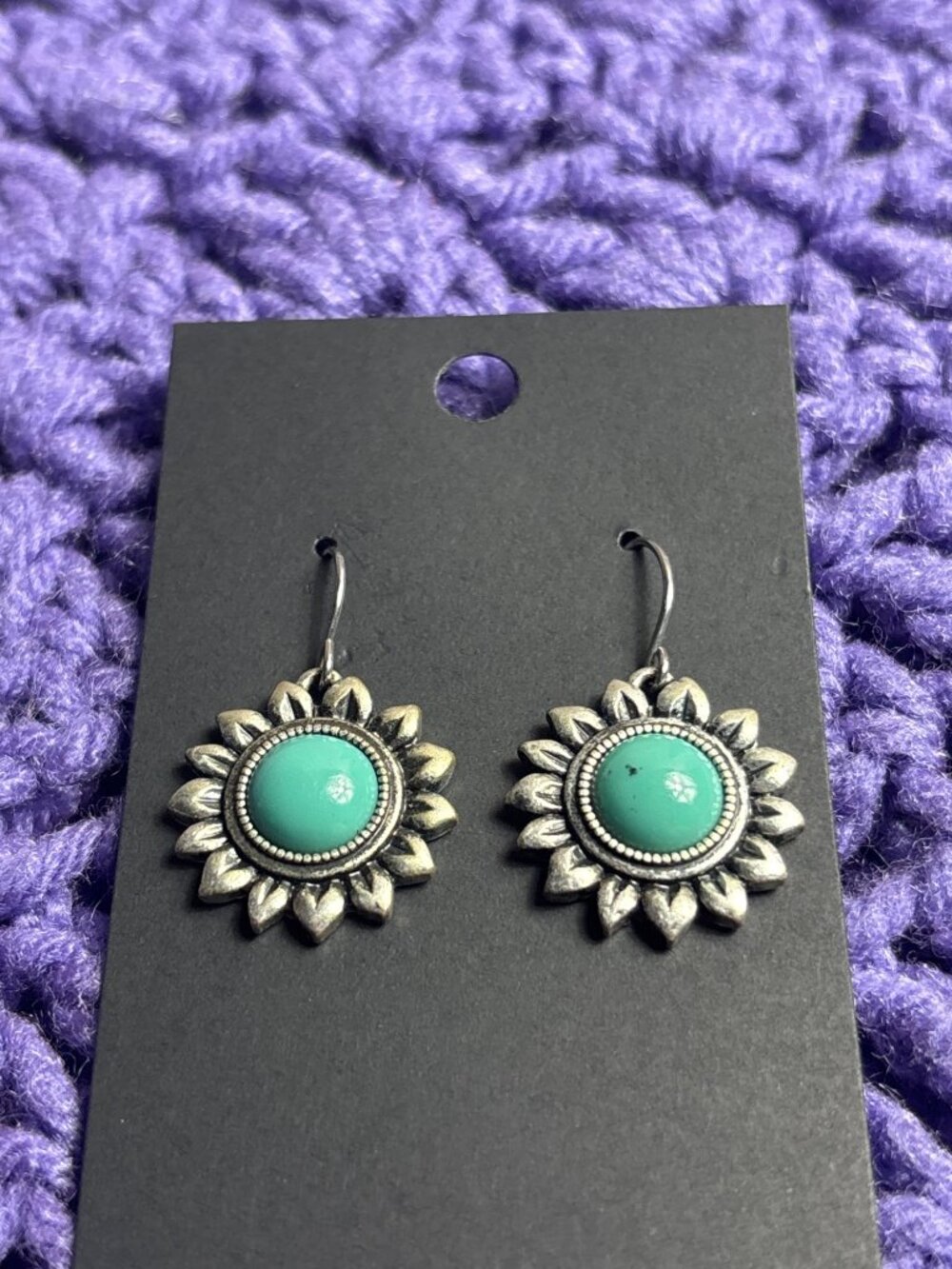 Faux Turquoise Cabochon Silvertone Sunflower Dangle Earrings 7/8 inch